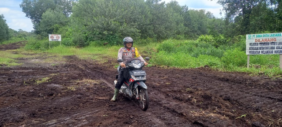 Lakukan Sambang, Bhabinkamtibmas Brigadir Sebi Kurniawan Pastikan Sitkamtibmas Tetap Aman