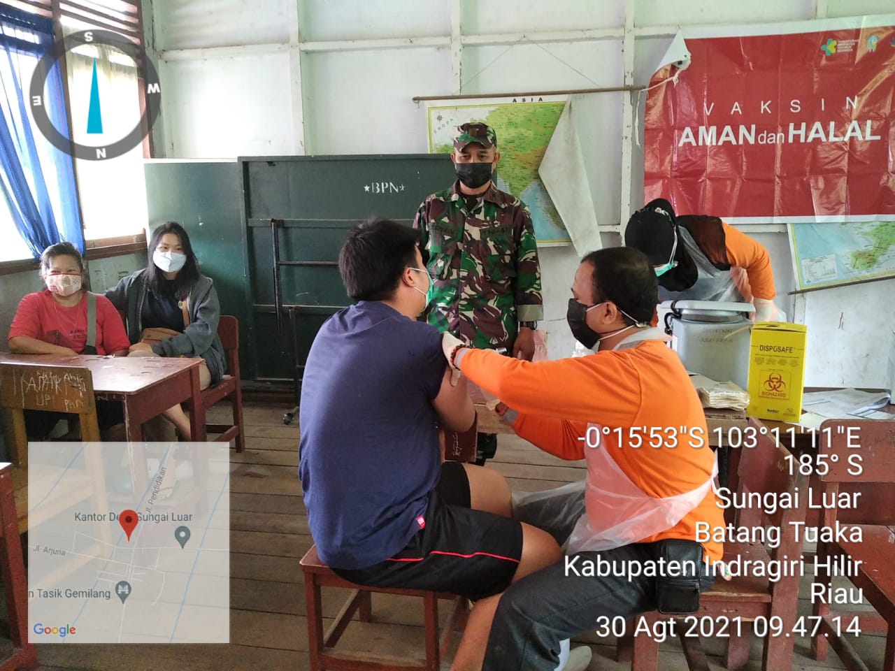 Pjs Danramil 12/Batang Tuaka Monitoring Kegiatan Vaksinasi di Sungai Piring