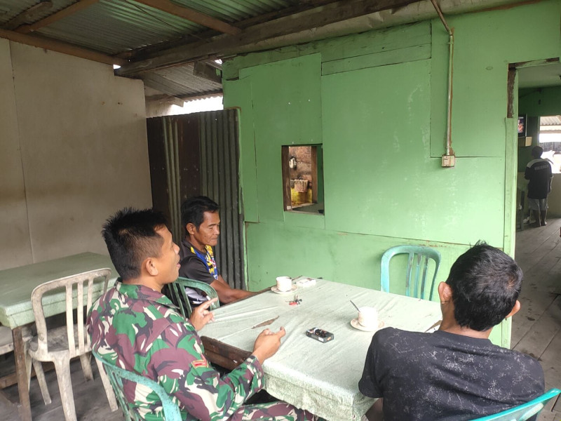 Babinsa Kopda Irawan Tingkatkan Kekompakan dan Kebersamaan Dengan Masyarakat