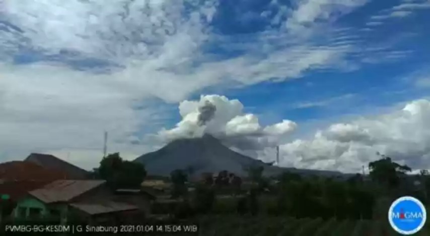 Erupsi 3 Kali, Gunung Sinabung Semburkan Abu Vulkanik Setinggi 1.000 Meter