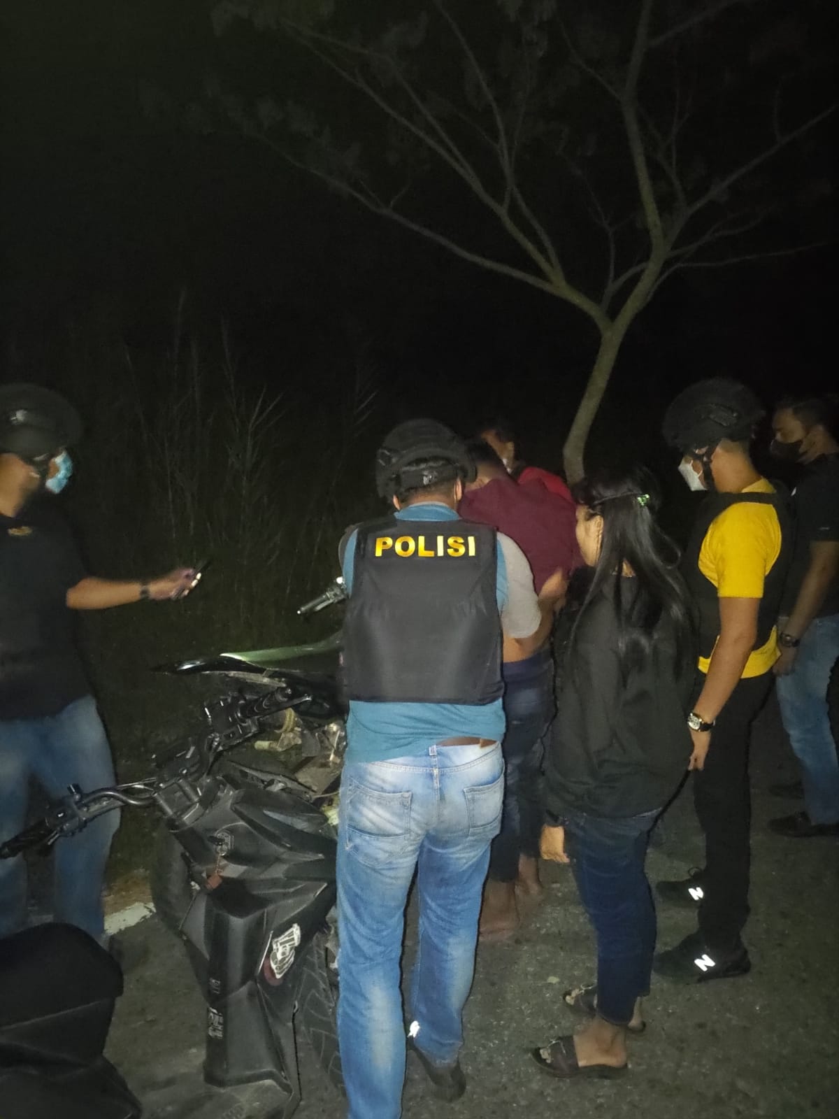 Nyantai di Tempat Gelap, Sepasang Remaja di Inhil Ini Didatangi Aparat