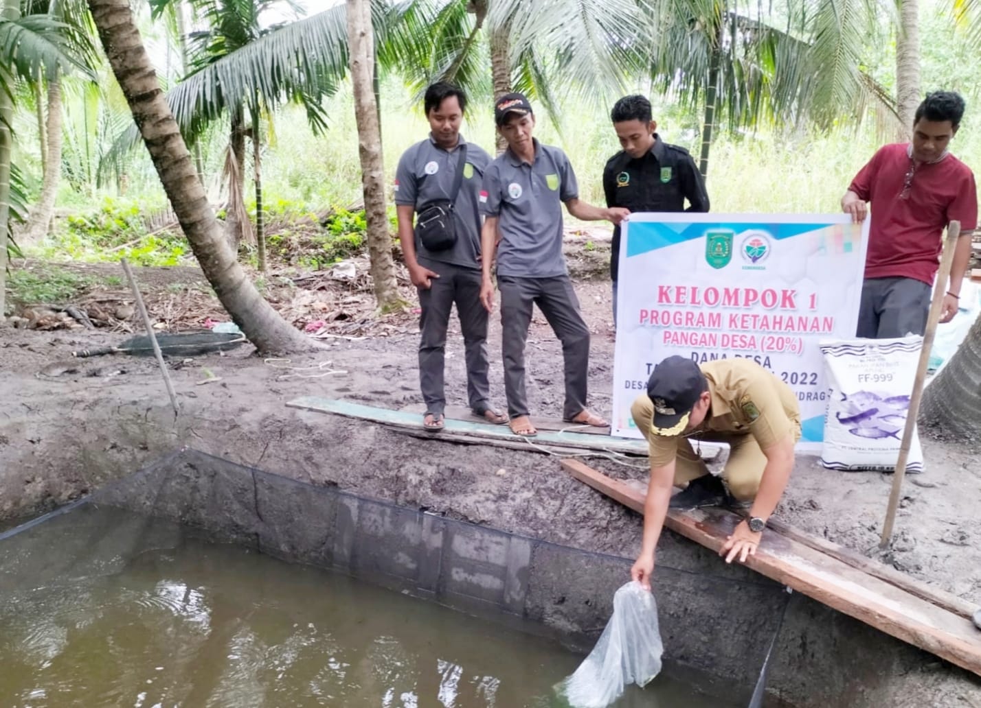 Dukung Program Ketahanan Pangan, MHD Irham Berikan Bantuan Budidaya Ikan kepada masyarakat