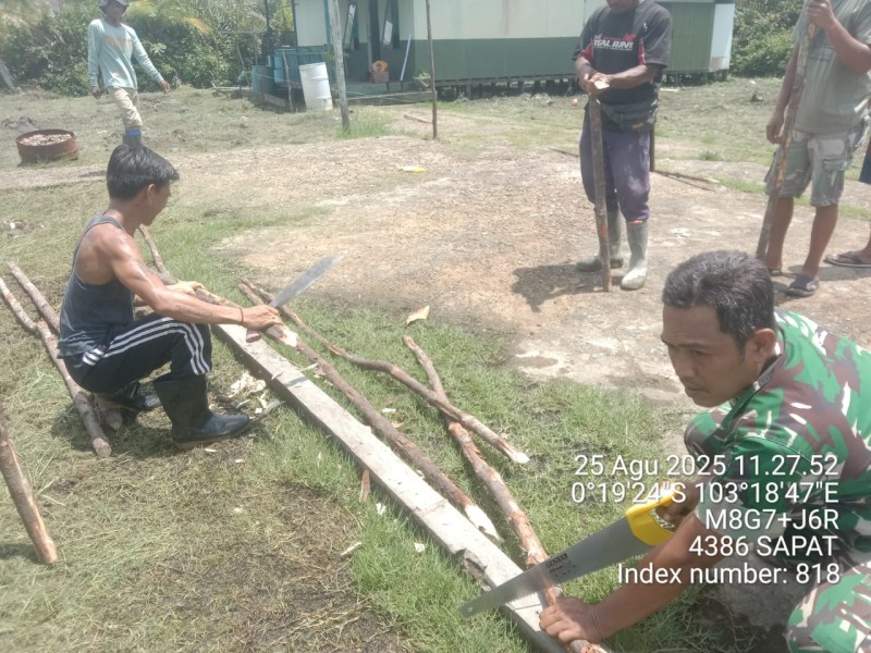 Babinsa Koramil 04/KDR: Komsos untuk Menjaga Keamanan dan Ketertiban