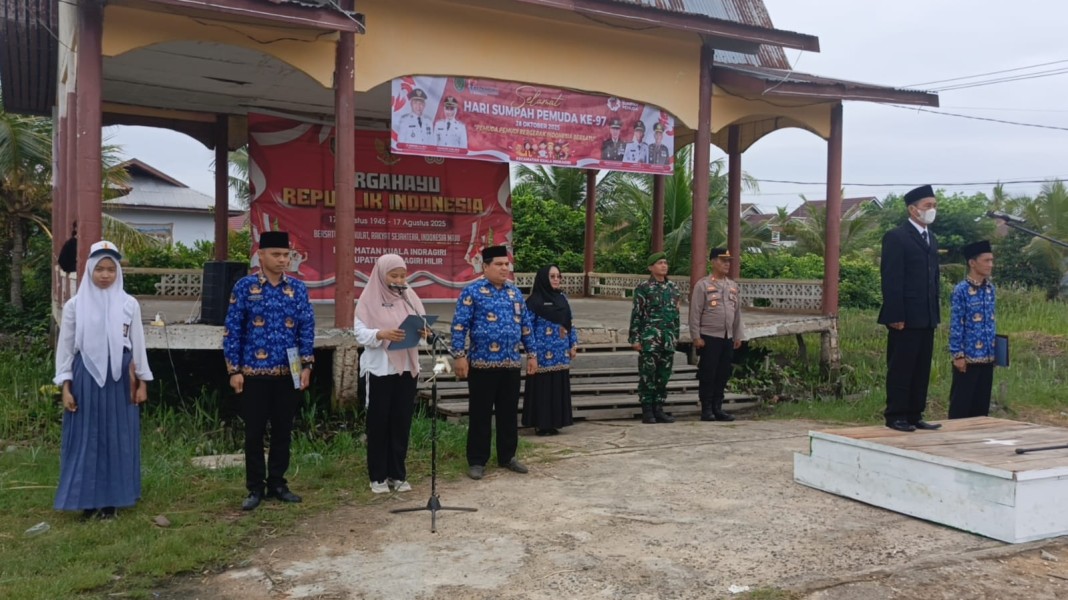 Babinsa Serda Ali B. Harahap Hadiri Peringatan Sumpah Pemuda untuk Meningkatkan Persatuan dan Kesatuan Babinsa Serda Ali B. Harahap Hadiri Peringatan Sumpah Pemuda untuk Meningkatkan Persatuan dan Kesatuan