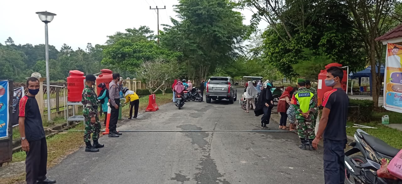 TNI, Polri dan Satpol PP Mensosialisasikan Penegakan Disiplin di Pasar  Raya Tradisional Belantik
