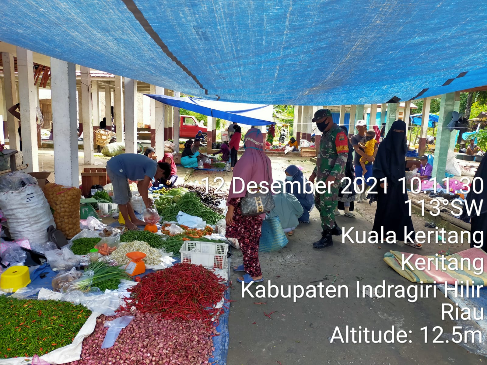 Walaupun Sudah Divaksin, Babinsa Kopda Nasrianto Himbau Warga untuk Tetap Patuhi Protkes