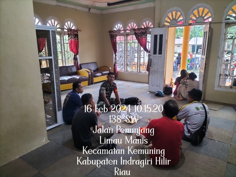 Melalui Komsos,.Babinsa Koramil 09/Kmg Berikan Informasi di Binaan