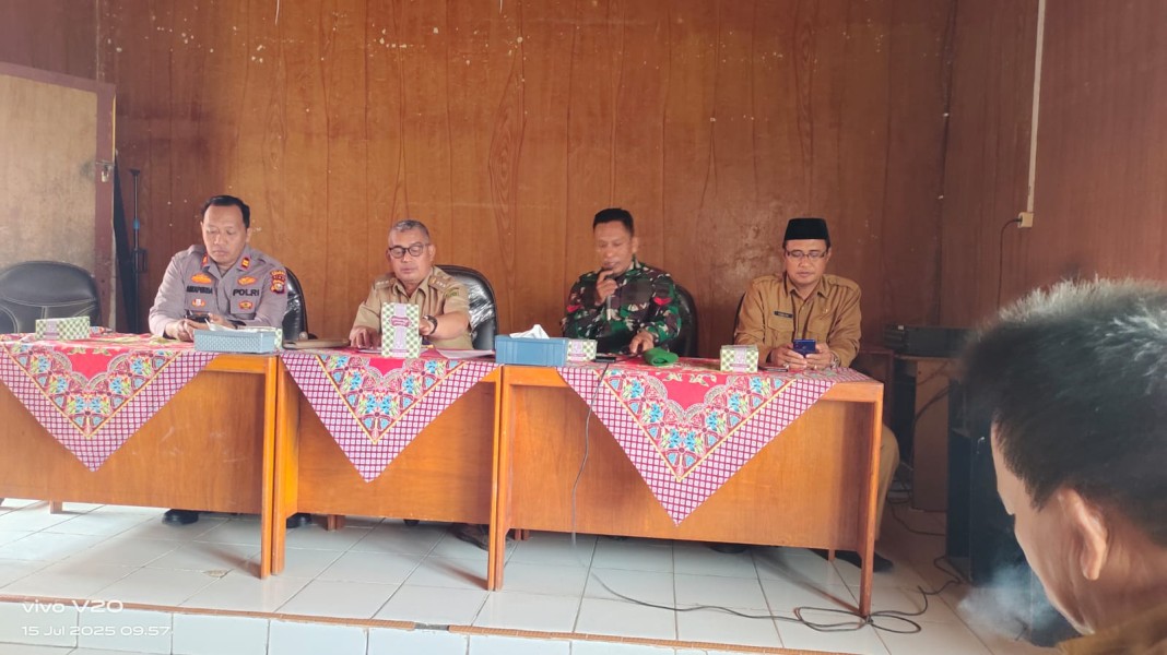 Babinsa Koramil 05/Gas Hadiri Rapat Pembentukan Panitia HUT RI Ke-80