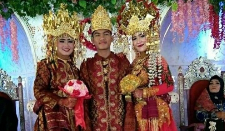 Beruntung Sekali..! Pemuda Ini Nikahi 2 Perempuan Cantik Sekaligus Beruntung Sekali..! Pemuda Ini Nikahi 2 Perempuan Cantik Sekaligus