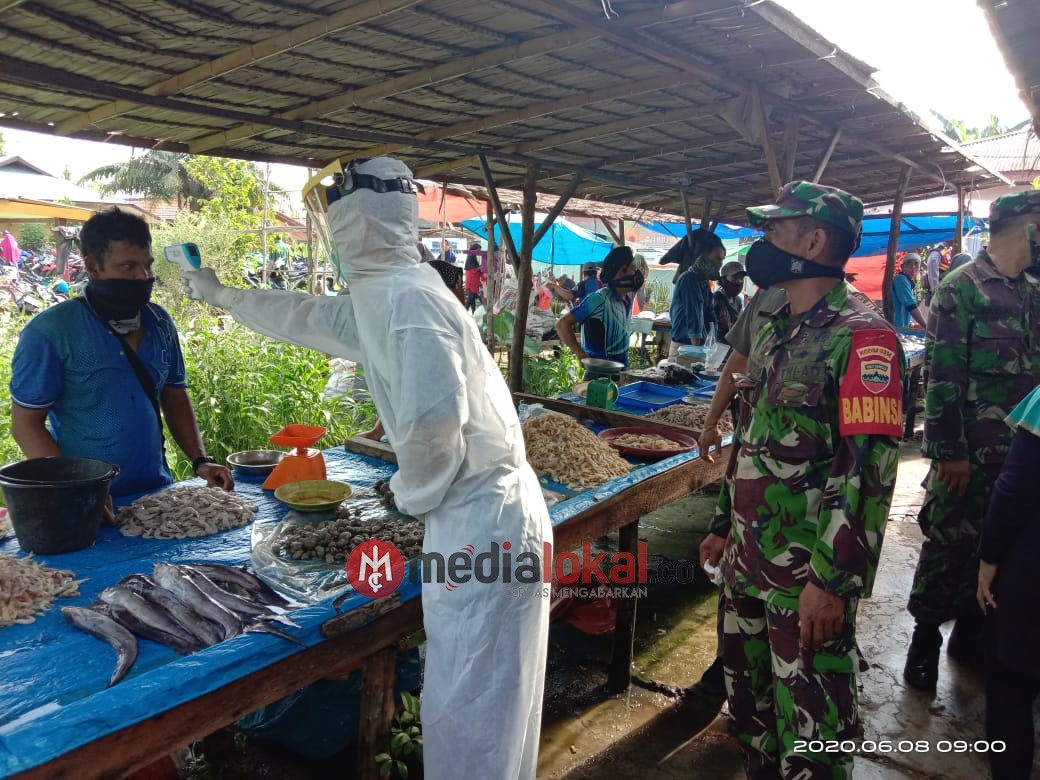 Pasar Sungai Salak Jadi Sasaran Satgas Penegakan Disiplin Covid-19 Oleh Anggota Koramil 03/Tempuling