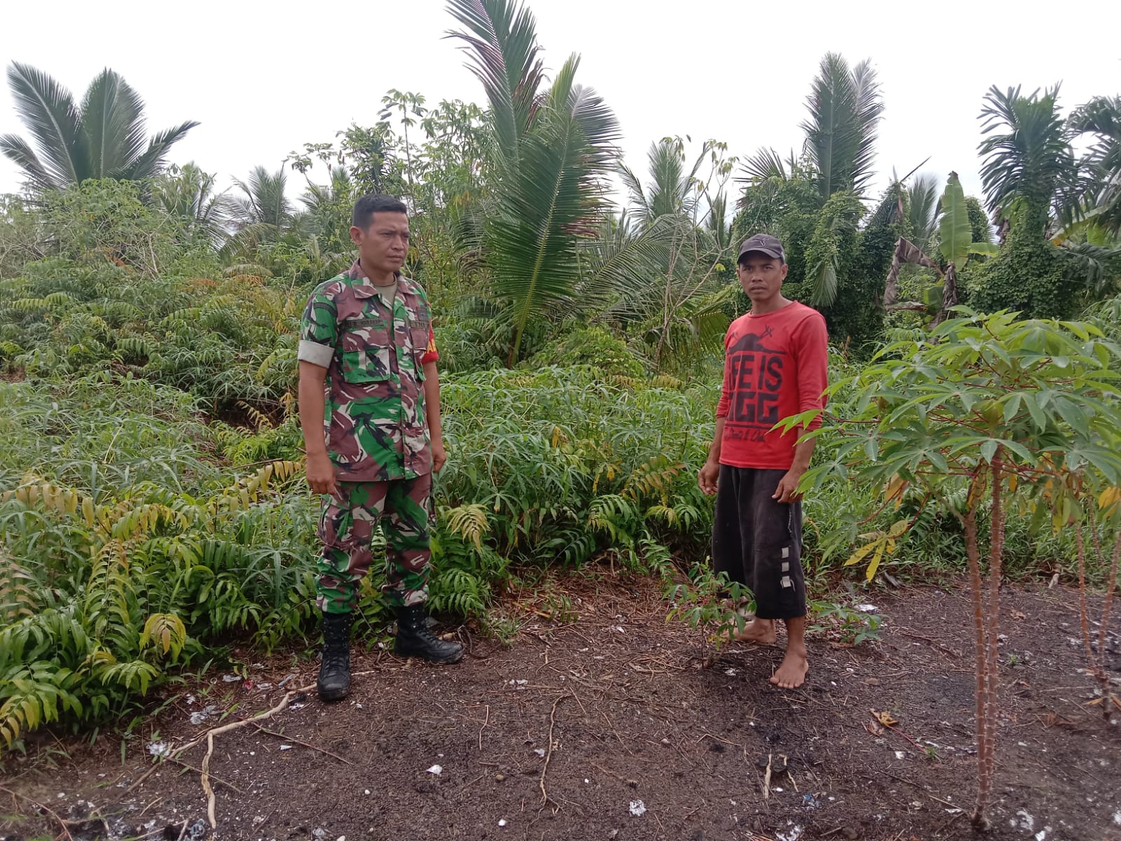Peduli Terhadap Lingkungan, Babinsa Koramil 04/Kuindra Rutin Turun Ke Wilayah