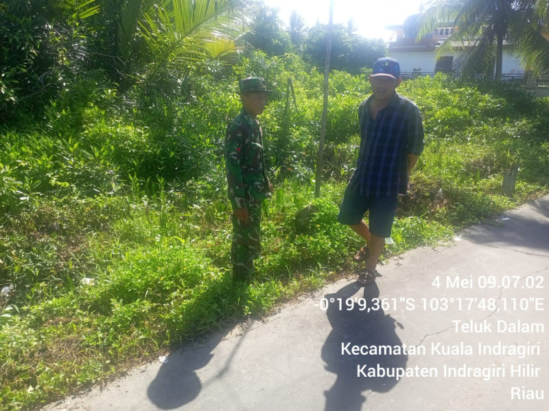 Babinsa Koramil 04/Kuindra Cegah Kebakaran Melalui Patroli Rutin dan Sosialisasi