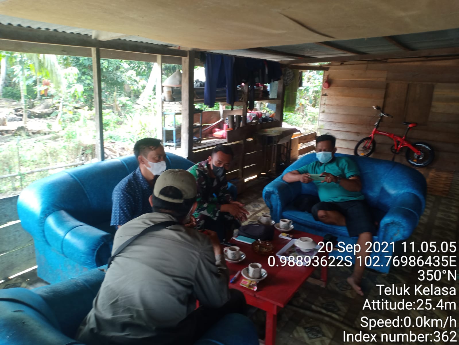 Bangun Kedekatan dengan Warga Binaan, Babinsa Teluk Kelasa Rutin Lakukan Komsos