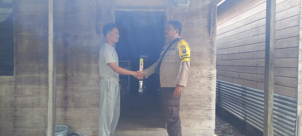 Lakukan Sambang, Bhabinkamtibmas Brigadir Sebi Kurniawan Pastikan Sitkamtibmas Tetap Aman dan Terkendali