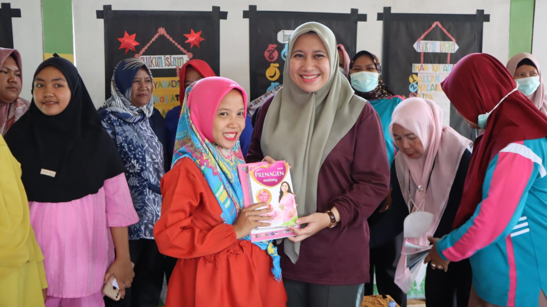 Melihat Bupati Rezita Dalam Agenda Rutin IRAMA Desa di Kuala Cenaku