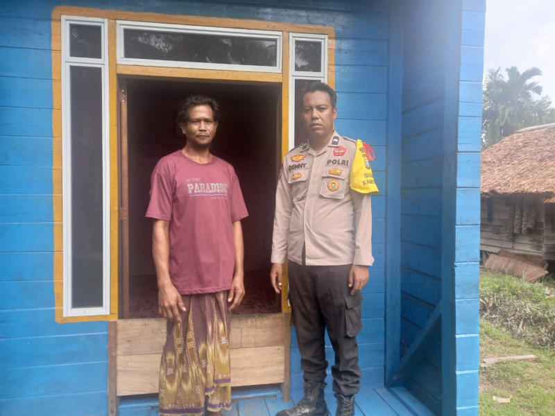 Bhabinkamtibmas Desa Pungkat Rutin Sambangi Masyarakat