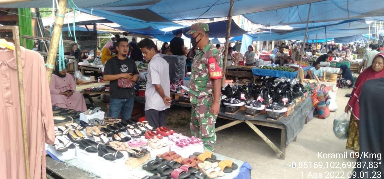 Personel Koramil 09/Kemuning Tegakkan Disiplin Terpadu di Desa Sekara