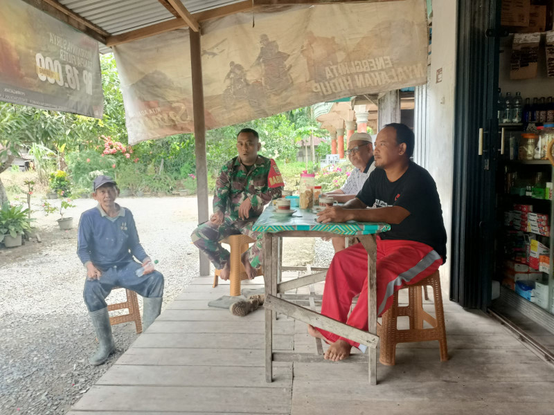 Komsos Rutin Babinsa Koramil 07/Reteh, Upaya Meningkatkan Kekompakan Masyarakat