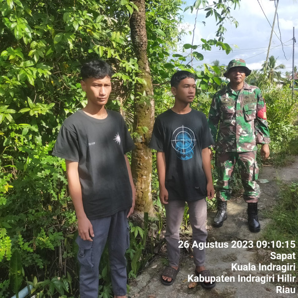 Pada Musim Kemarau, Babinsa Koramil 04/Kuindra Terus Mewaspadai Karhutla