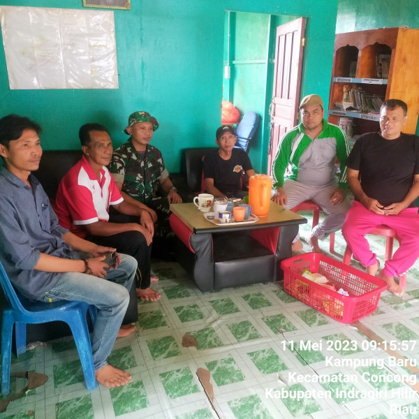 Babinsa Koramil 04/Kuindra Himbau Warga Untuk Selalu Berhati-hati Pada Saat Melakukan Aktifitas