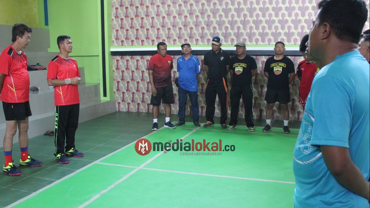 Dandim 0314/Inhil Bertandang ke Komunitas Bulutangkis Batang Tuaka