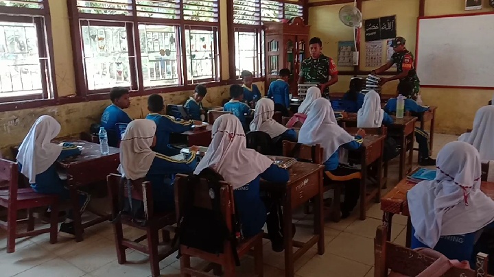 Babinsa Koramil 09/Kmg Berikan MBG Guna Tingkatkan Partisipasi Masyarakat