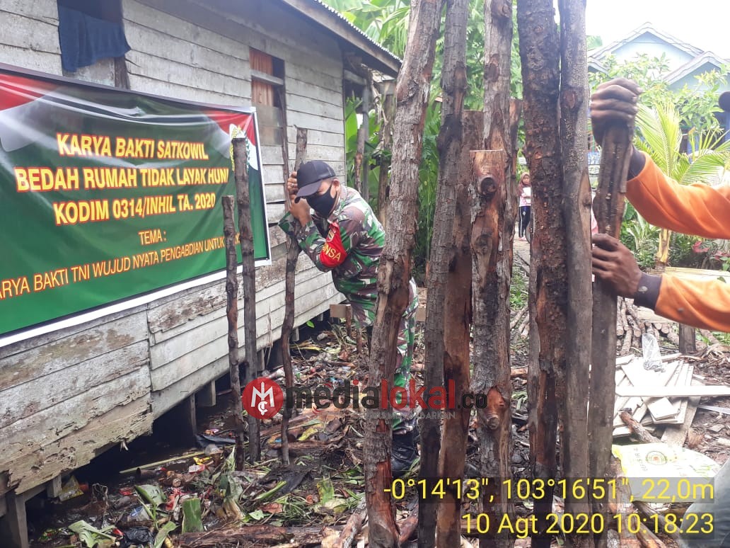 Program Bedah Rumah Kodim 0314/Inhil di Wilayah Koramil 12/Batang Tuaka Berjalan