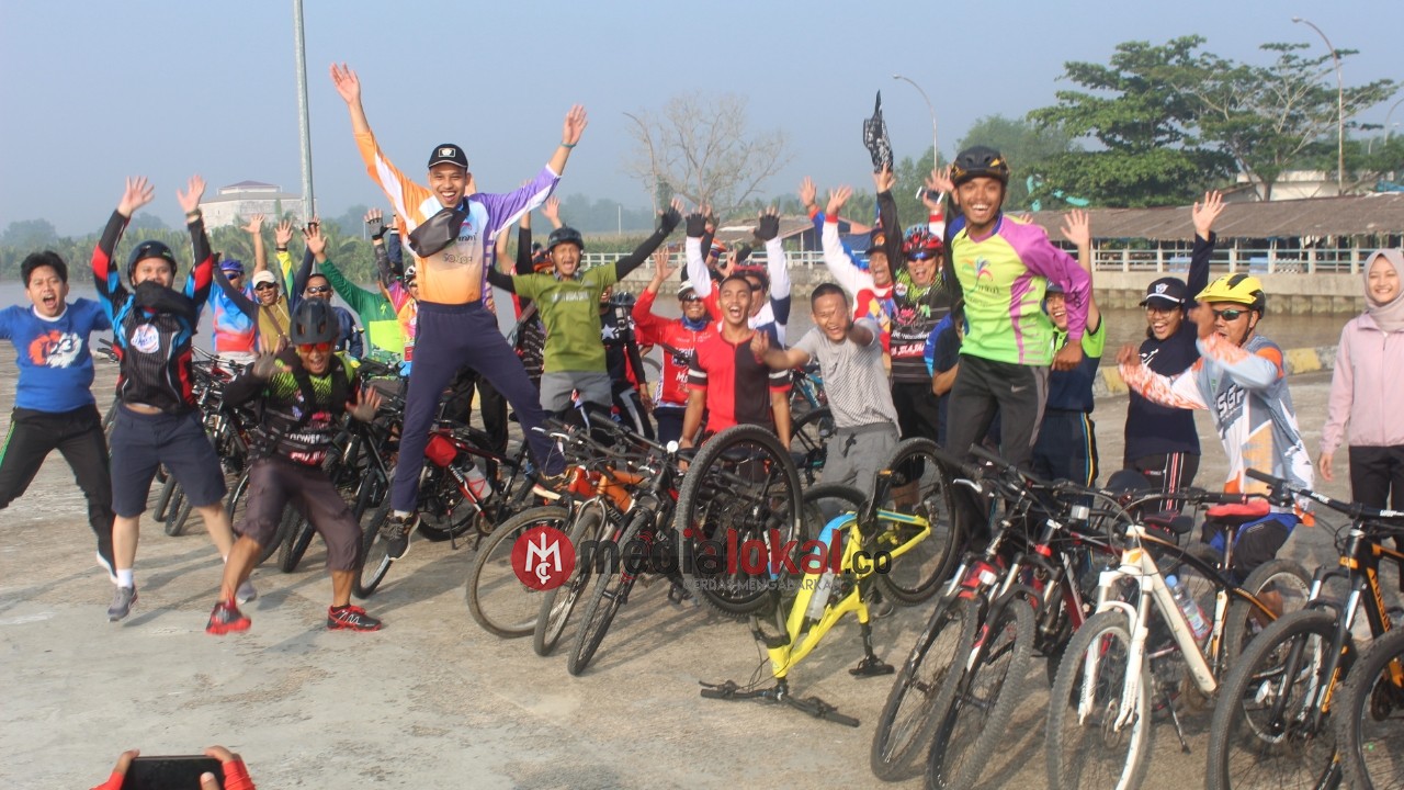 Dandim 0314/Inhil Laksanakan Giat Sepeda Santai bersama Perwira Staf dan Komunitas Sepeda di Inhil 