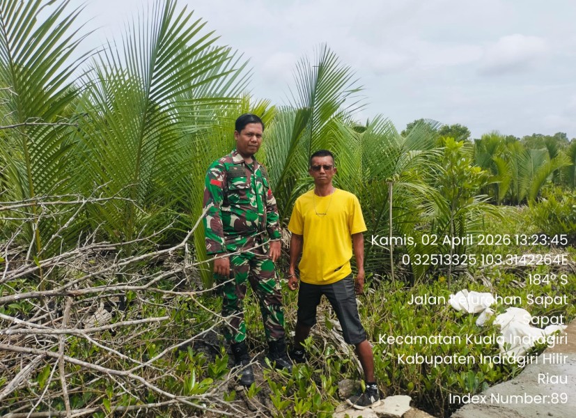 Babinsa Koramil 04/Kuindra Laksanakan Patroli Tapal Batas, Guna Pastikan Keamanan Lingkungan