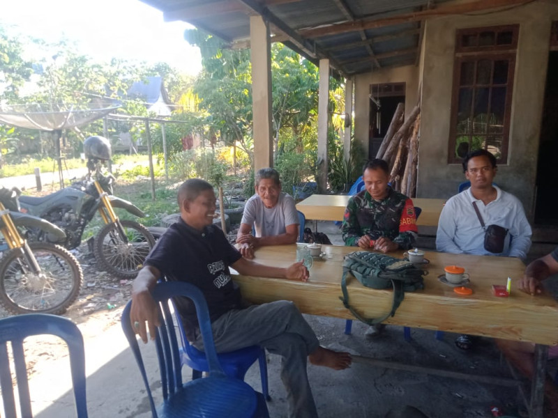 Babinsa Koramil 05/GAS Kodim 0314/Inhil Koptu Hutrizaroni Giat Komsos Bersama Warga Binaan