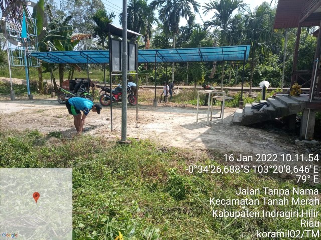 Babinsa Koramil 02/Tanah Merah Goro Bersama Warga Desa Selat Nama