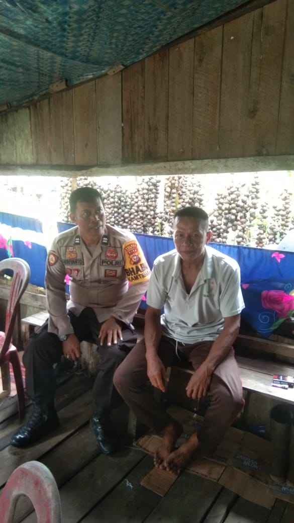 Door To Door Sistem Merupakan Cara Bhabinkamtibmas Desa Teluk Merbau Untuk Menciptakan Kamtibmas Yang Kondusif