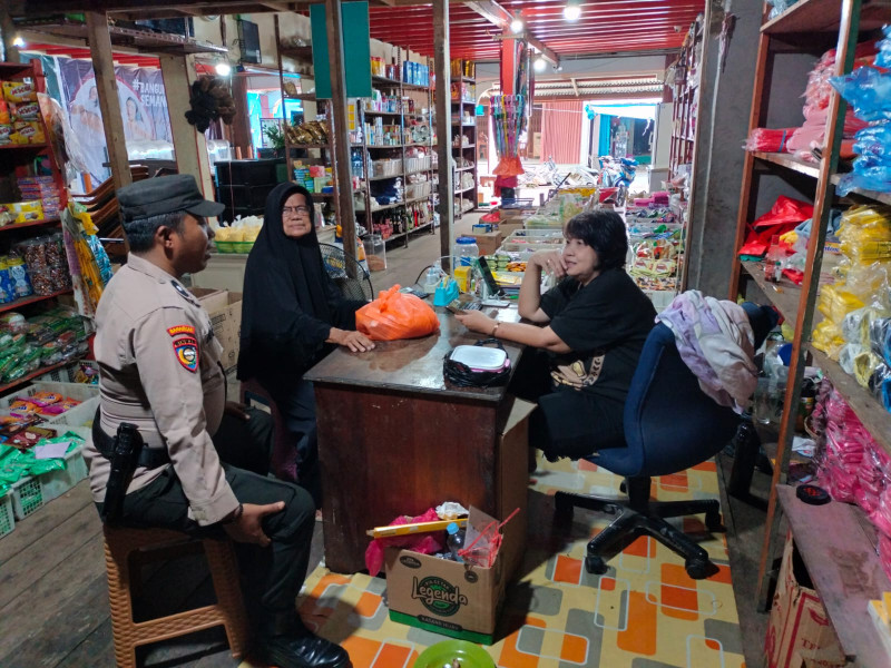 Personil Polsek Gaung Aipda Rici Ronaldy Sampaikan Pesan-pesan Kamtibmas Terhadap Masyarakat Kelurahan Kuala Lahang