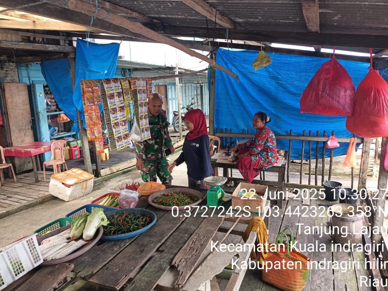 Komsos: Babinsa dan Masyarakat Kelurahan Sapat Bersinergi