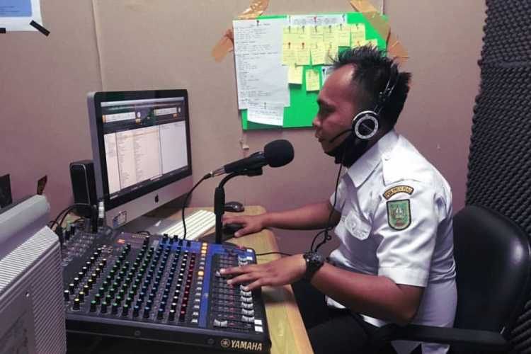 Pemerintah Berusaha Tidak Memberhentikan Tenaga Honorer