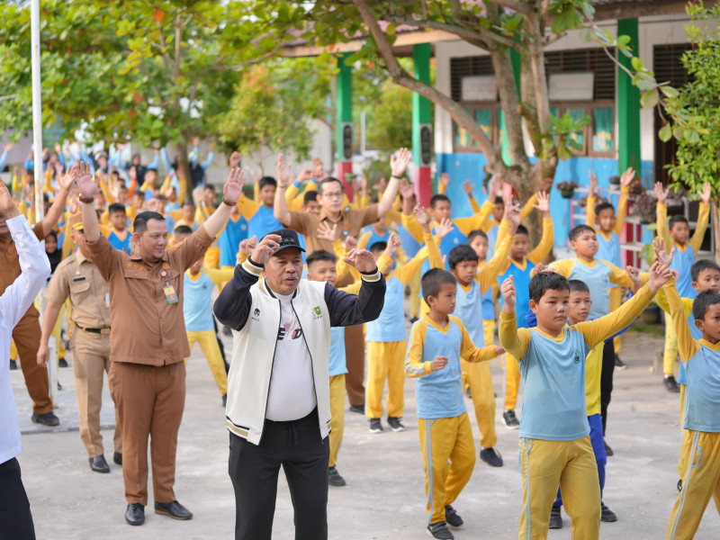 Bupati Siak Sambut Pelajar Perdana Masuk Sekolah Pasca Libur Panjang