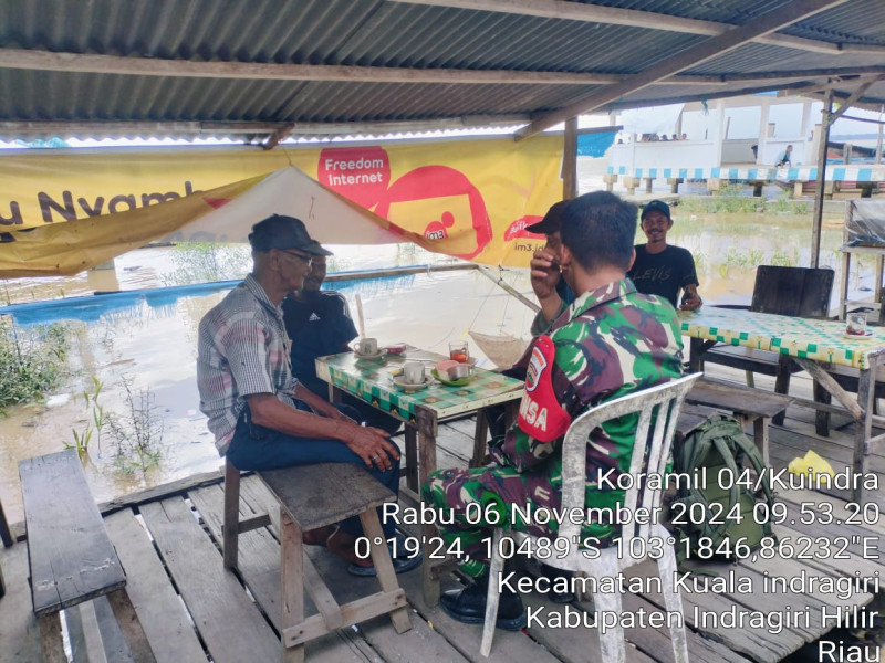 Dengan Komsos, Babinsa Koramil 04/Kuindra Himbau Masyarakat Untuk Jaga Persatuan dan Kesatuan