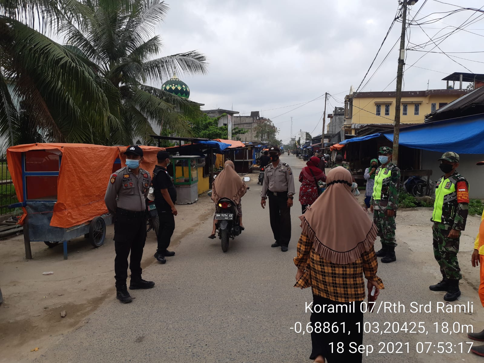 Penegakan dan Himbauan Protkes Terus Diberikan Koramil 07/Reteh dan Satgas