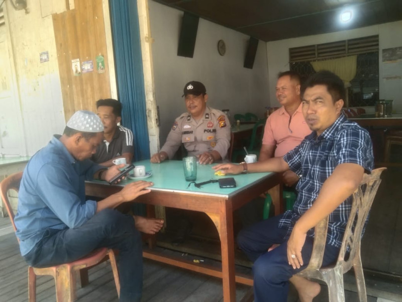 Melalui Giat Sambang, Bhabinkamtibmas Sampaikan Himbauan Kamtibmas di Wilayah Binaan