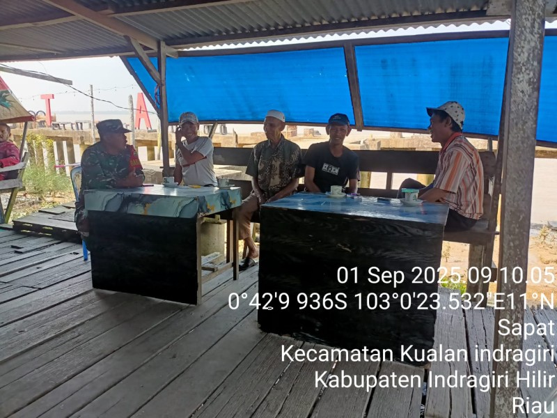 Ciptakan Masyarakat yang Harmonis, Babinsa Koramil 04/Kuindra Laksanakan Komsos di Kampung Pancasila