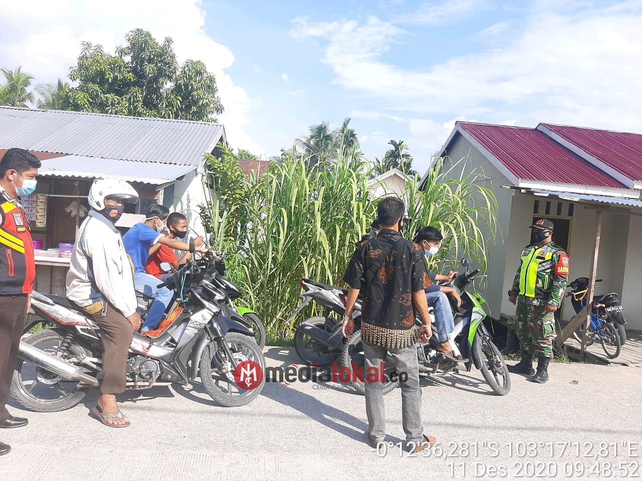 Antisipasi Penularan Corona, Babinsa Koramil 12/Batang Tuaka Lakukan Gakplin