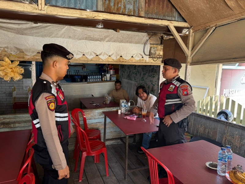 Sat Samapta Polres Inhil Gelar Patroli Jalan Kaki, Wujudkan Situasi Aman dan Kondusif di Tembilahan