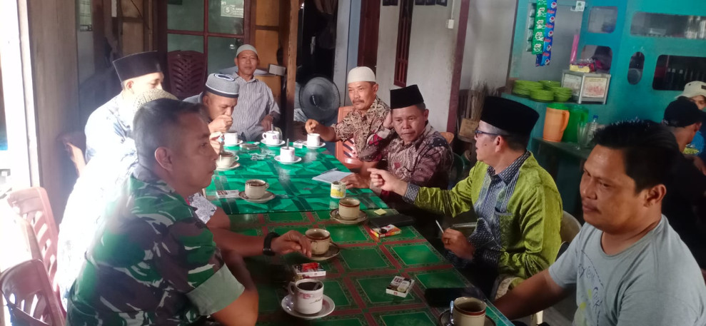 Babisan Koramil 05/Gas Serda Guntur Giat Komsos Bersama Pemuda dan Tomas di Binaan