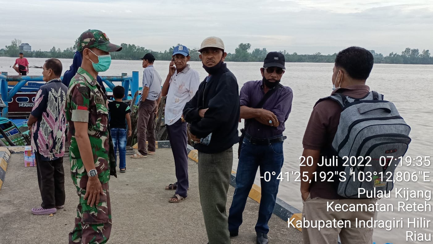 Pengecekan dan Pengawasan Terhadap Prokes Oleh Babinsa Koramil 07/Reteh