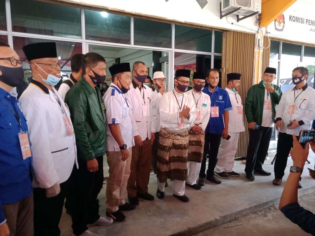 Didahului dengan Gowes Bersama, H. Ing Iskandarsyah - Anwar Abubakar Mendaftar ke KPU