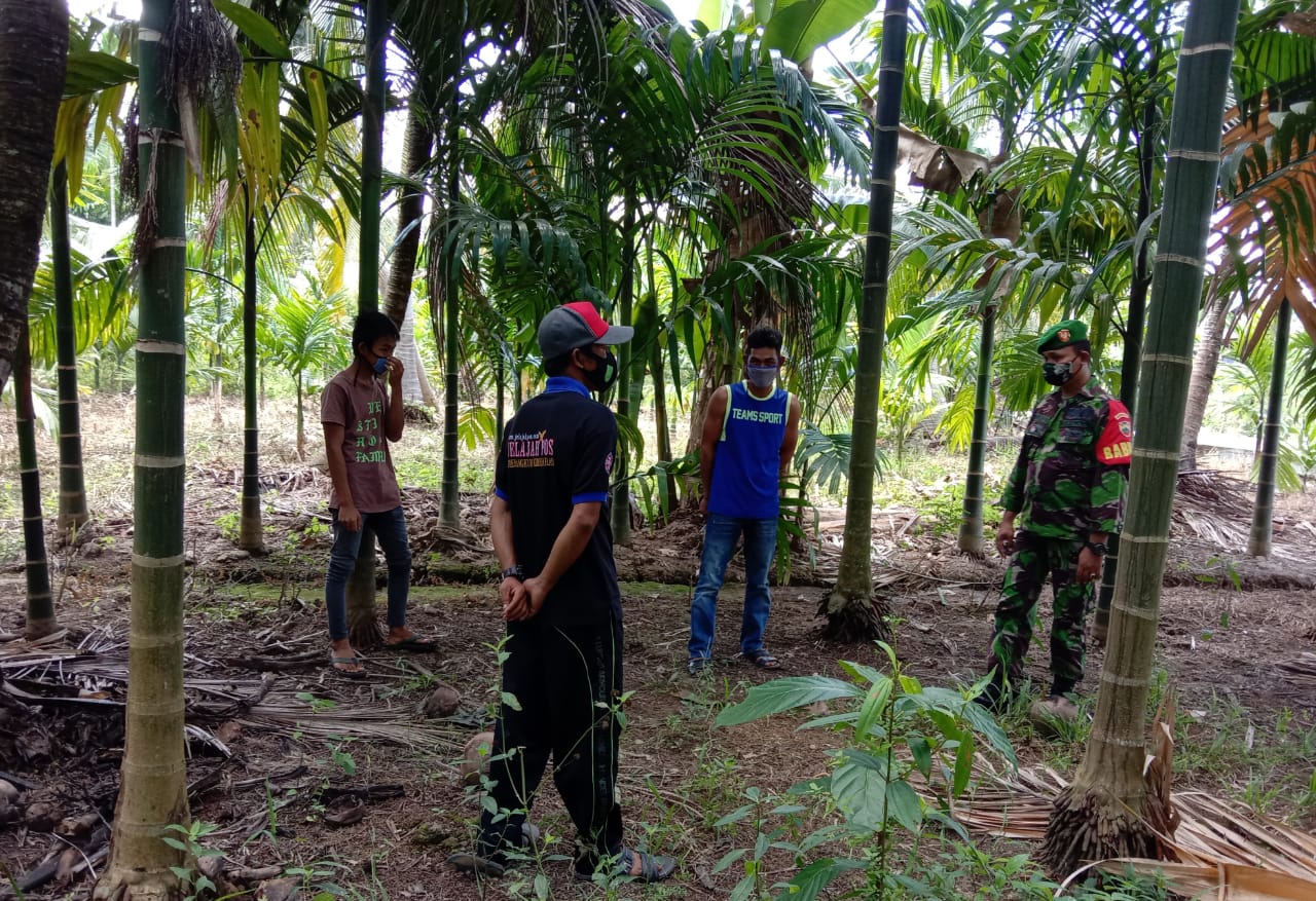 Babinsa Koramil 04/Kuindra Bersama Masyarakat Aktif Lakukan Patroli dan Sosialisasi Karlahut