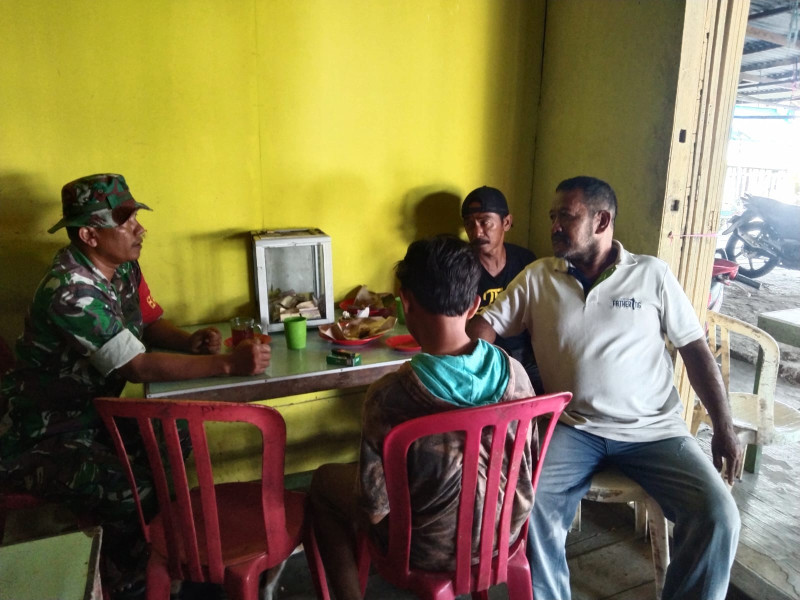 Babinsa Koramil 04/Kuindra Himbau Kepada Pemuda Untuk Terus Jaga Persatuan dan Kesatuan