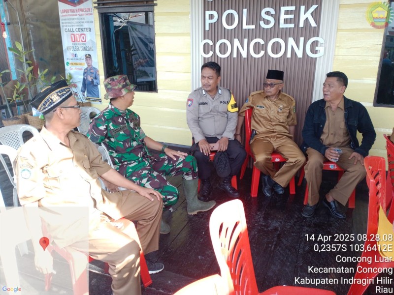 Babinsa Pos Ramil Concong Koramil 04/Kuindra, Penanaman Pohon Serentak adalah Salah Satu Upaya untuk