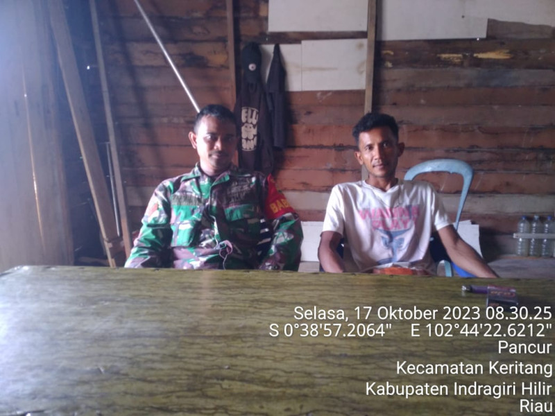 Agar Terjalinnya Silaturahmi, Babinsa Koramil 09/Kmg Laksanakan Komsos Bersama Masyarakat Setempat