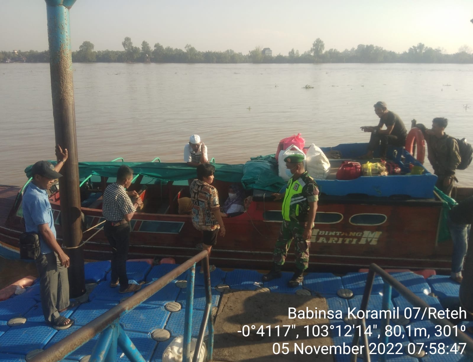 Posko Penegakan Prokes Terus di Lakukan Oleh Babinsa Koramil 07/Reteh